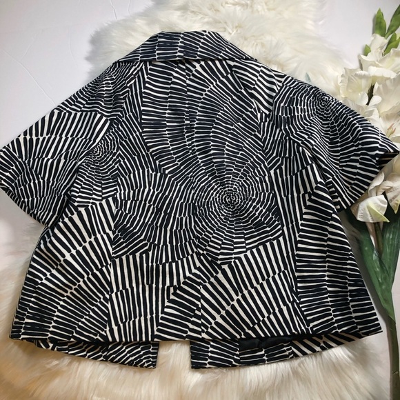 ❤️5/$25 Chaus Blazer short sleeve jacket - Picture 5 of 8